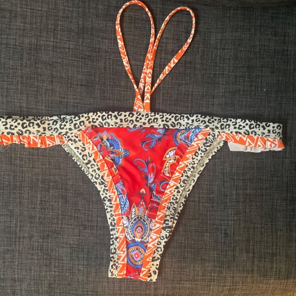 Swimsuit Similar to Kylie Jenners! Free Hat! - Picture 2 of 2